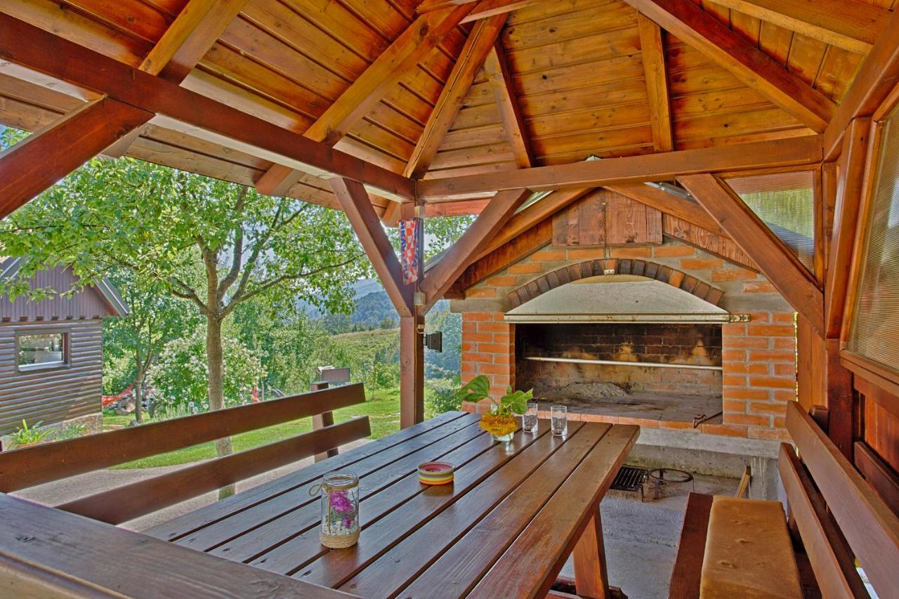 Andrea In Sertic Poljana - Haus Fuer 6 Personen พลิตวิชกา เยเซรา ภายนอก รูปภาพ