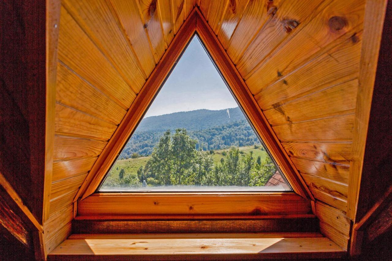Andrea In Sertic Poljana - Haus Fuer 6 Personen พลิตวิชกา เยเซรา ภายนอก รูปภาพ